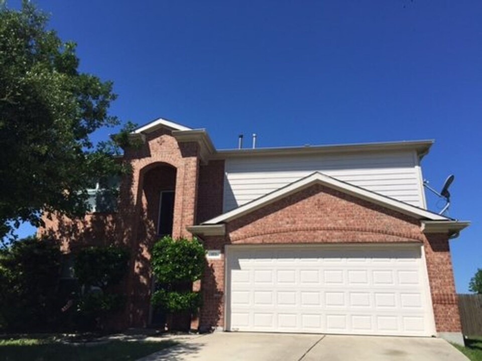172 Coreopsis Cove in Kyle, TX - Building Photo