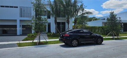 16644 Botaniko Dr N in Weston, FL - Building Photo - Building Photo