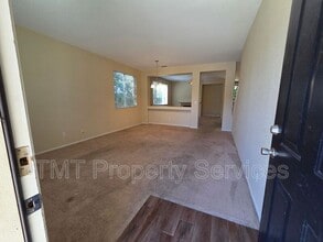 1717 Providence Way in Lodi, CA - Building Photo - Building Photo