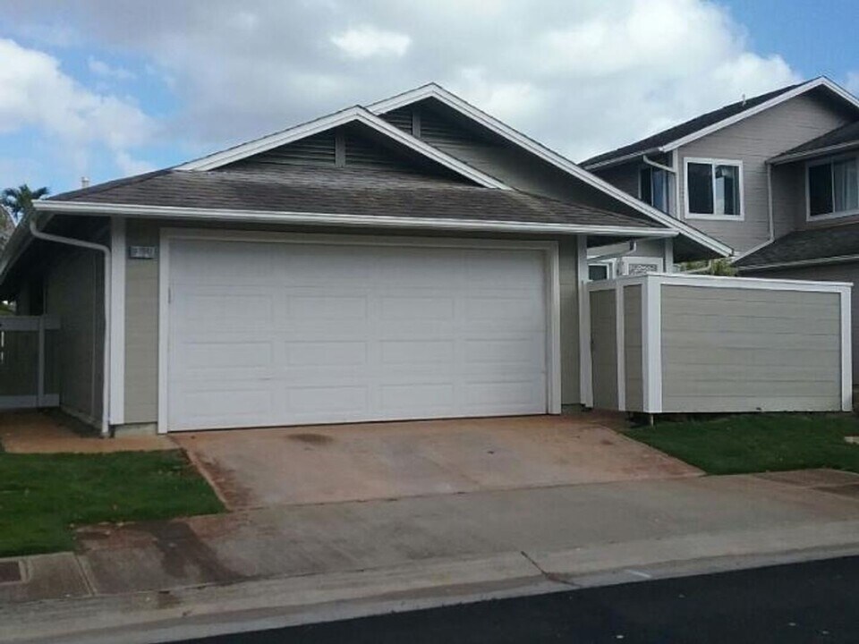 91-2049-2049 Pahuhu Pl in Ewa Beach, HI - Building Photo