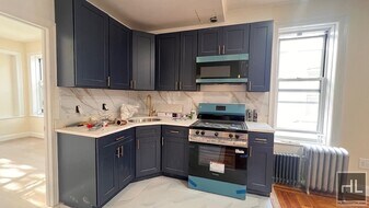 317 E 49th St, Unit 2F in Brooklyn, NY - Building Photo