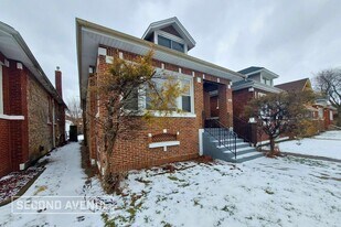 8312 S Aberdeen St in Chicago, IL - Building Photo