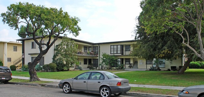 5712-5722 Corbett St in Los Angeles, CA - Building Photo - Building Photo