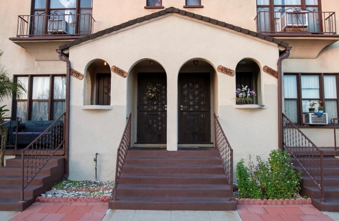6515 1/2 Northside Dr in East Los Angeles, CA - Foto de edificio