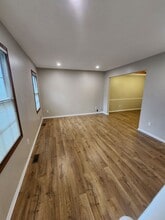33121 Pettibone Rd in Solon, OH - Building Photo - Building Photo