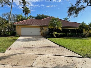 1030 Pine Branch Dr in Weston, FL - Building Photo - Building Photo