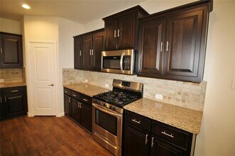 2506 Lavender Ln in Glenn Heights, TX - Building Photo - Building Photo