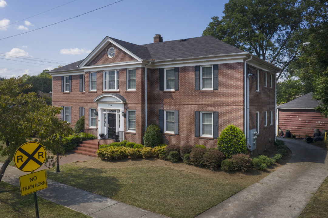 1729 Rugby Ave in College Park, GA - Building Photo