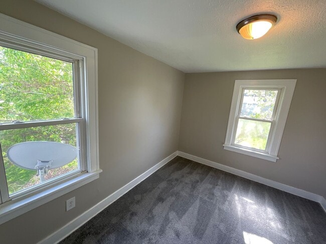 21670 Ball Ave in Euclid, OH - Building Photo - Building Photo