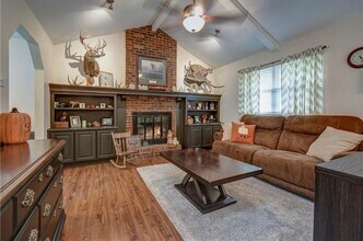 403 SE Annette St in Lee's Summit, MO - Building Photo - Building Photo