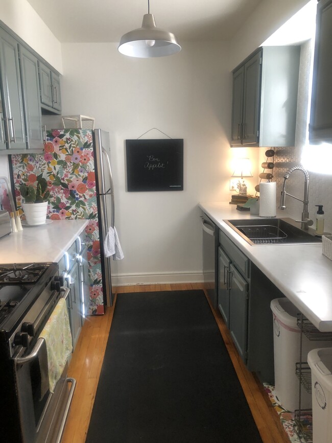 1060 N Washington St, Unit 305 in Denver, CO - Building Photo - Building Photo