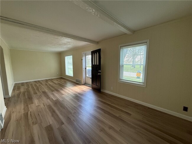 18505 Raymond St in Maple Heights, OH - Building Photo - Building Photo