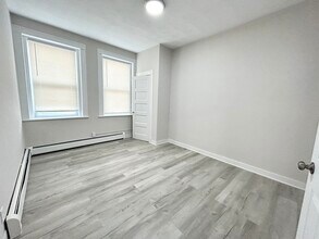 178 Gove St, Unit #2 in Boston, MA - Building Photo - Building Photo