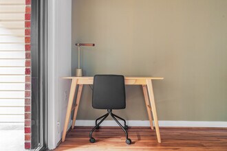 2500 Clarendon Blvd in Arlington, VA - Building Photo - Building Photo