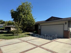 1017 Silver Lake Dr in Sacramento, CA - Building Photo - Building Photo