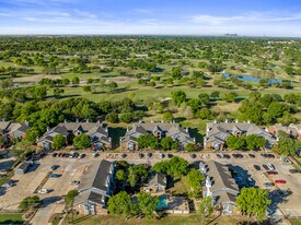 Fairway Greens Apartments in Dallas, TX - Building Photo