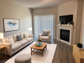 Cottages at Laguna in Sacramento, CA - Building Photo