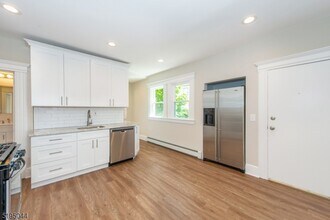 159 Valley Rd-Unit -1 in Montclair, NJ - Building Photo - Building Photo