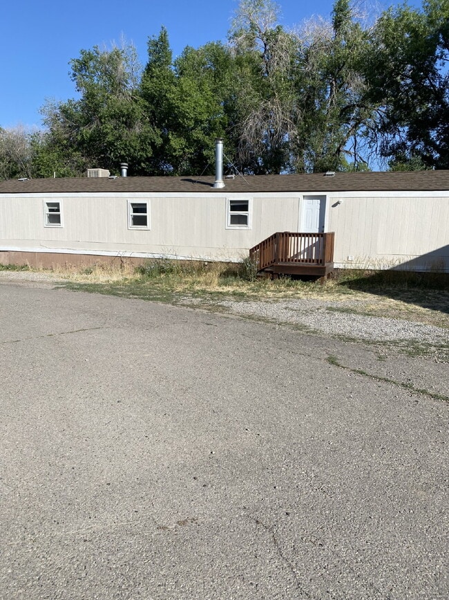 property at 226 E 9th St