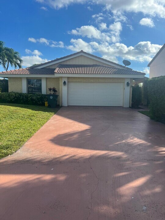6498 Sweet Maple Ln in Boca Raton, FL - Building Photo