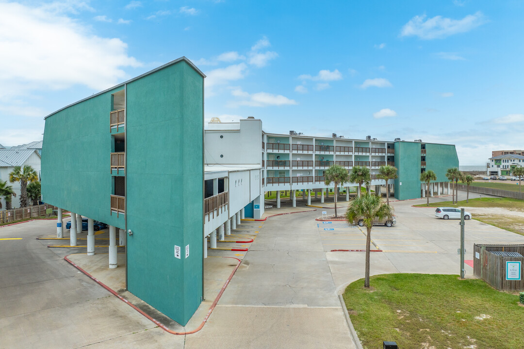 La Mirage Beachfront Condominiums in Port Aransas, TX - Building Photo