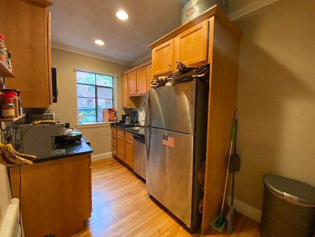 93 Strathmore Rd, Unit 1 in Boston, MA - Building Photo - Building Photo