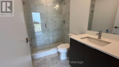 760-760 Whitlock Ave in Milton, ON - Building Photo - Building Photo