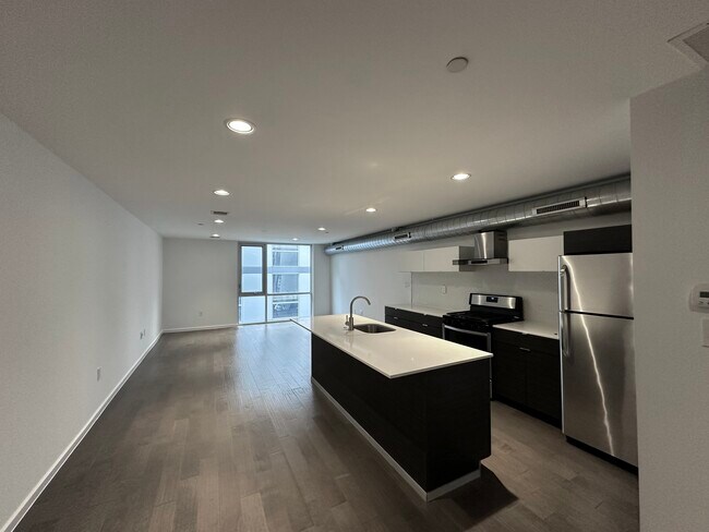 1443 N Franklin St, Unit 2