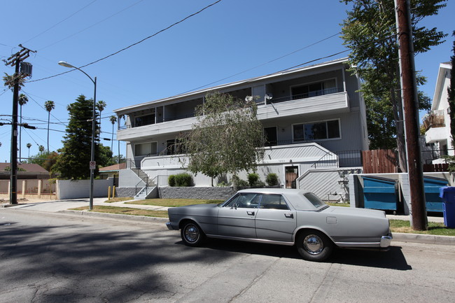 21513 Cohasset St in Canoga Park, CA - Building Photo - Building Photo