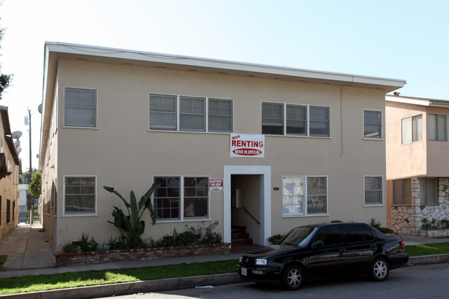 1034 E 3rd St in Long Beach, CA - Foto de edificio - Building Photo