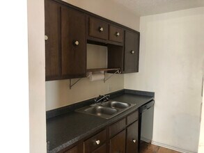 1208 Bush River Rd in Columbia, SC - Building Photo - Building Photo