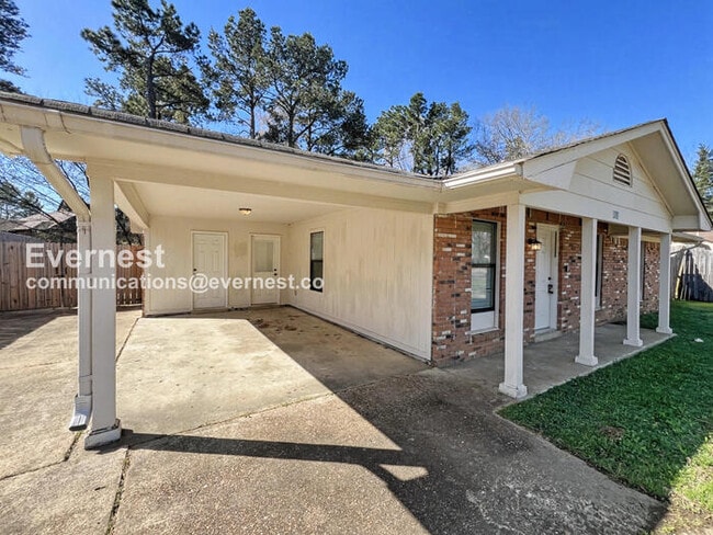 10731 Chateau Dr in Olive Branch, MS - Building Photo - Building Photo
