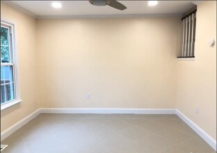 1 Mochen Ct in Sayreville, NJ - Building Photo - Building Photo