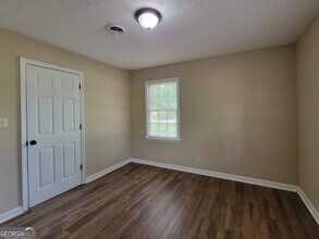 109 Hilltop Cir in Auburn, GA - Building Photo - Building Photo