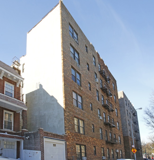 6701 Colonial Rd in Brooklyn, NY - Foto de edificio - Building Photo
