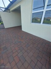 2061 Tamarron Ln in Naples, FL - Building Photo - Building Photo