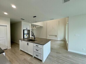 7511 Cresta Bella St in Laredo, TX - Building Photo - Building Photo