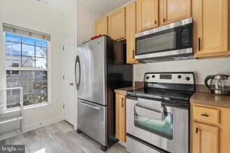 22641 Blue Elder Terrace-Unit -302 in Ashburn, VA - Building Photo - Building Photo