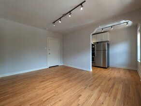 2430 N Kedzie Blvd, Unit 108 in Chicago, IL - Building Photo - Building Photo