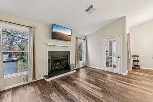 430 Queens Rd, Unit 732 in Charlotte, NC - Building Photo