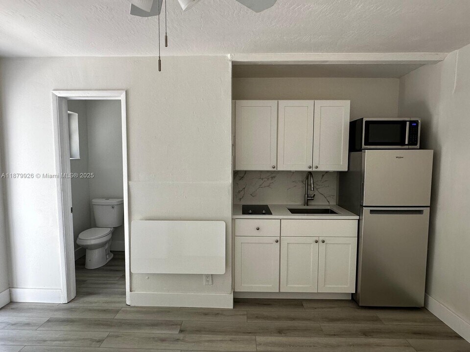 2115 N 17th Ct in Hollywood, FL - Building Photo