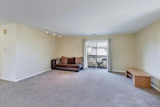 2122 Southwind Cir in Schaumburg, IL - Building Photo - Building Photo