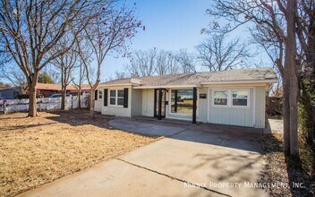 2203 37th St in Lubbock, TX - Building Photo - Building Photo