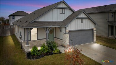 808 Beacon Hts in Seguin, TX - Building Photo - Building Photo