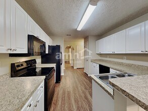 825 Georgian Hills Dr in Lawrenceville, GA - Building Photo - Building Photo