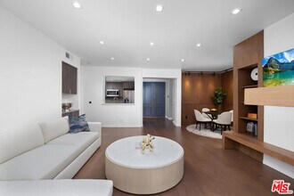 930 N Doheny Dr in West Hollywood, CA - Building Photo - Building Photo