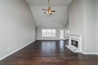 373 Davids Way in La Vergne, TN - Building Photo - Building Photo