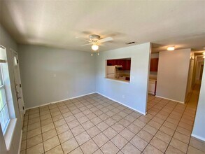 6506 Santos St in Austin, TX - Foto de edificio - Building Photo