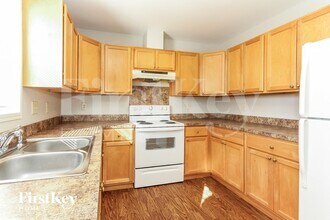 1731 Parkdale Ave in Gastonia, NC - Foto de edificio - Building Photo