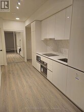 8 Interchange Wy in Vaughan, ON - Building Photo - Building Photo